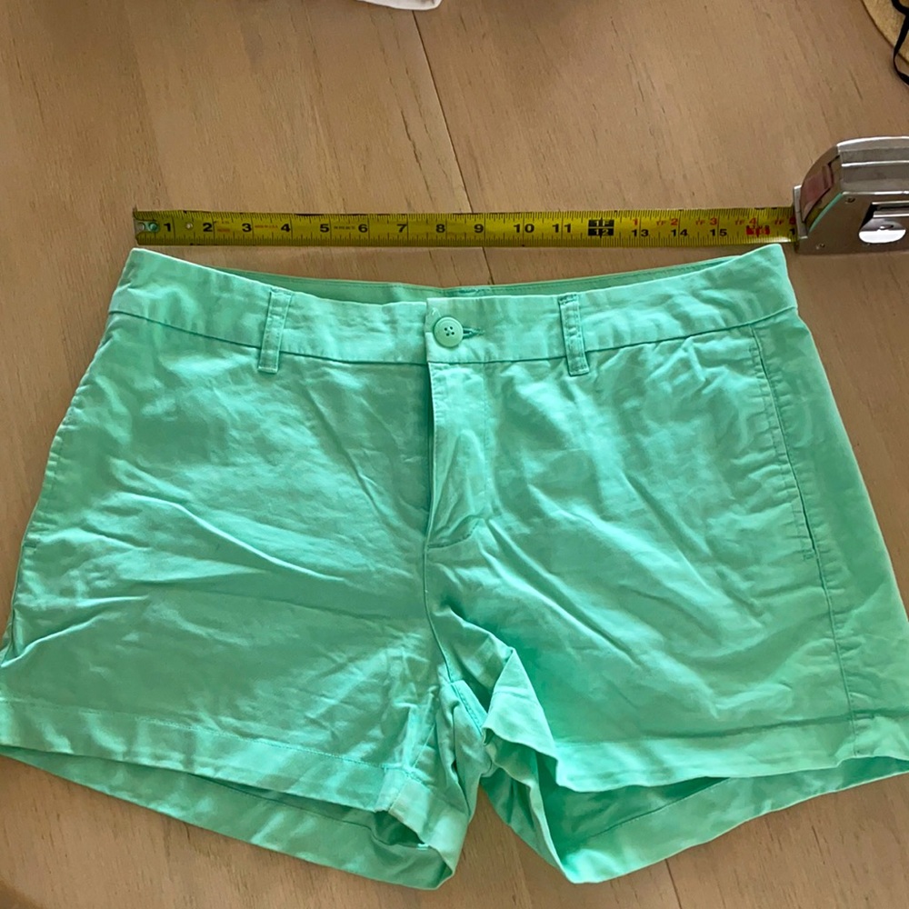 GAP khaki shorts
